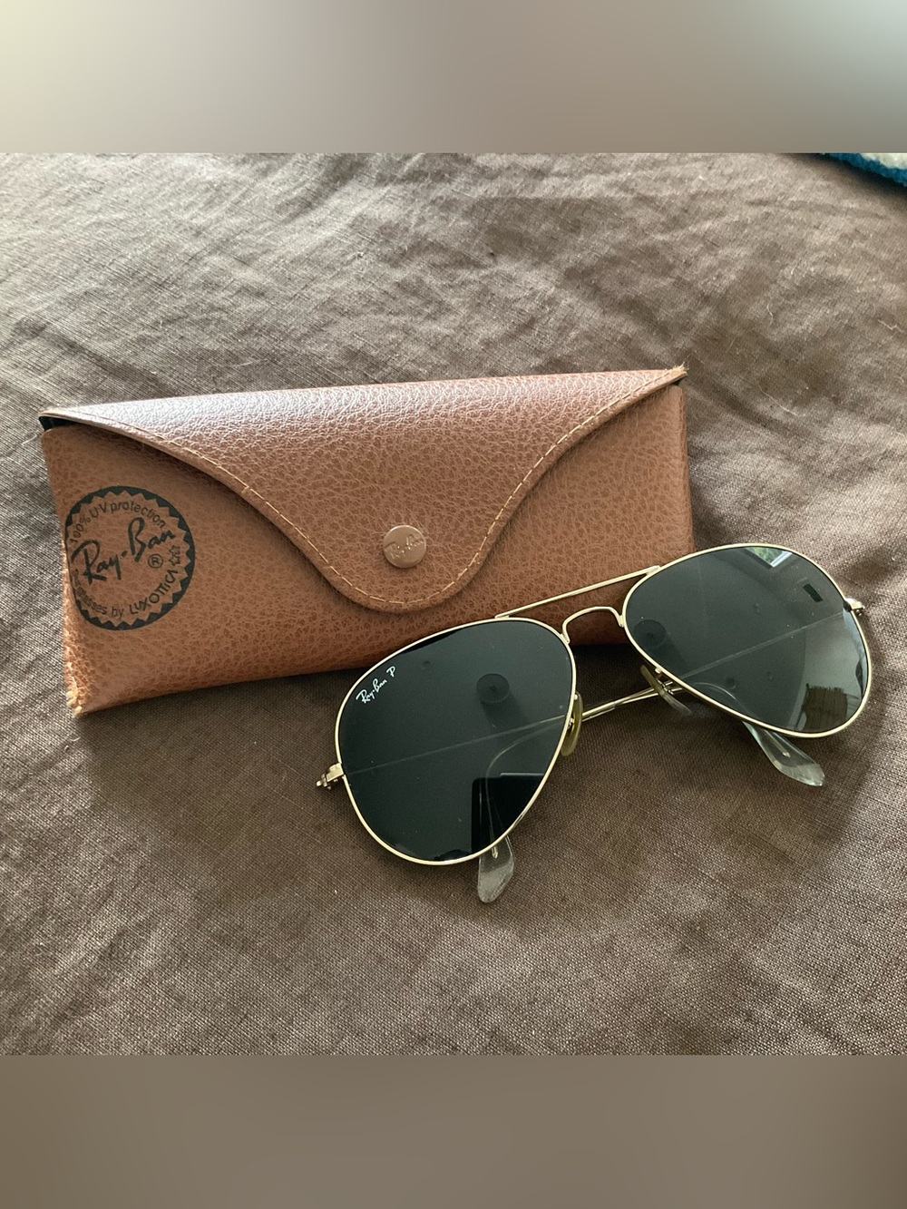 Ray-Ban Gold Frame Black Polarized Lens Aviator Sunglasses with Brown Case